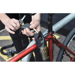 Antivol Ceinture Hiplok Gold Noir 10x850mm 8 Antivol Ceinture Hiplok Gold Noir 10x850mm -Vélo Pièces Soldes Boutique antivol ceinture hiplok gold noir 10x850mm 2